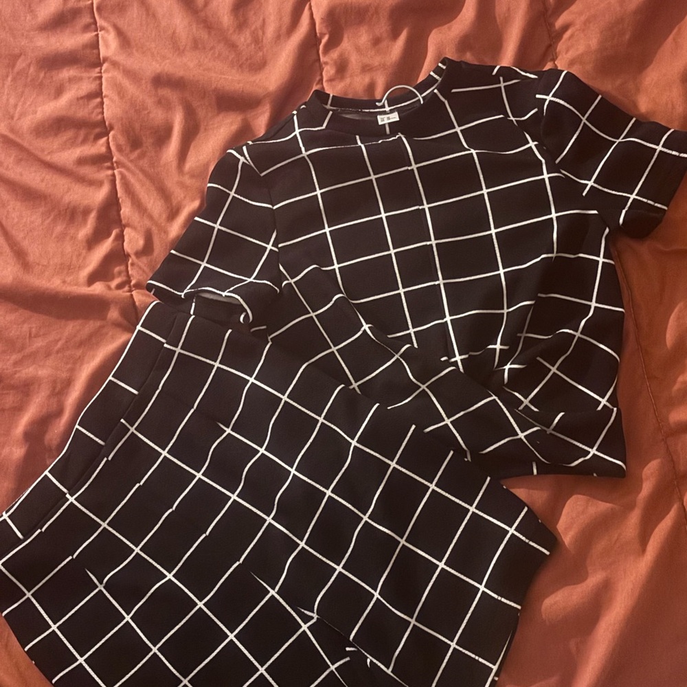 Chic Grid Pattern Top and Short Set